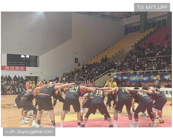 冲刺到底！运动员一秒逆转，赢得全场掌声与喝彩！